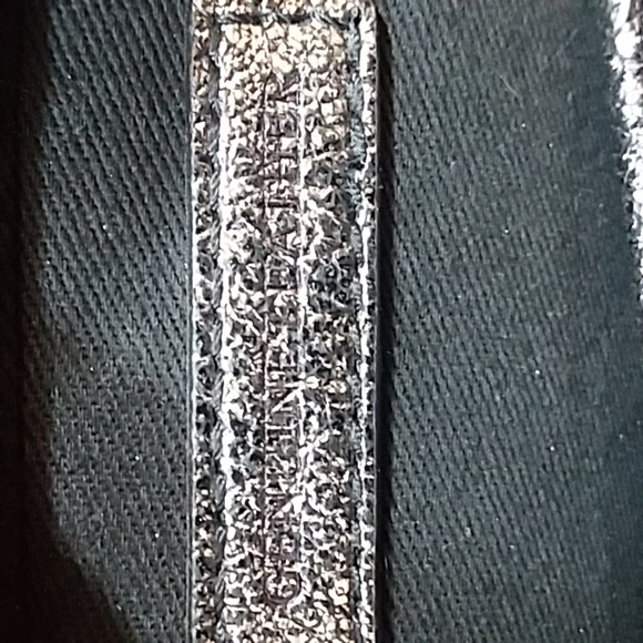 GILI GOT IT LOVE IT CROSSBODY METALLIC LEATHER BAG SMALL - Picture 8 of 9